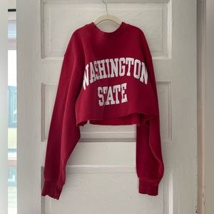 Cropped WSU Crewneck 🐱